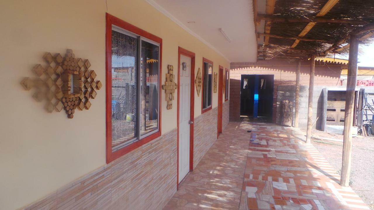 Hostal El Amigo Lucho ซานเปโดร เด อาตากามา ภายนอก รูปภาพ