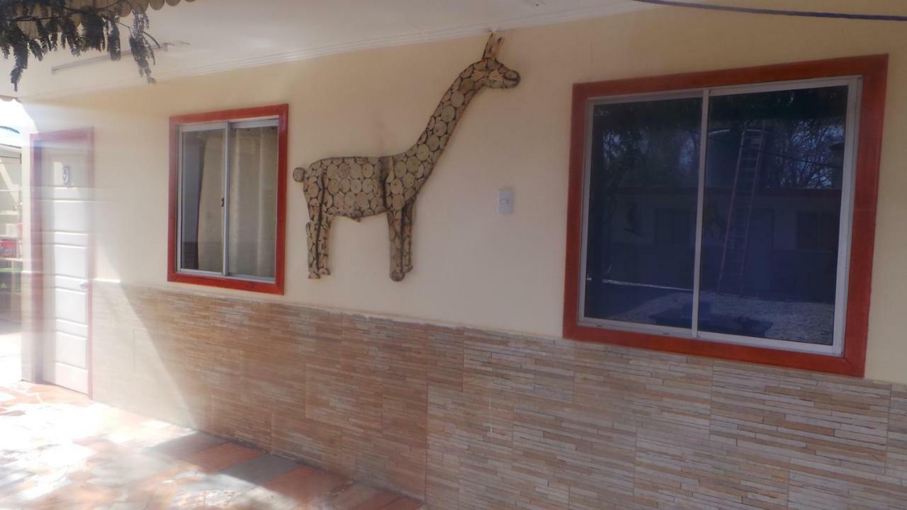 Hostal El Amigo Lucho ซานเปโดร เด อาตากามา ภายนอก รูปภาพ